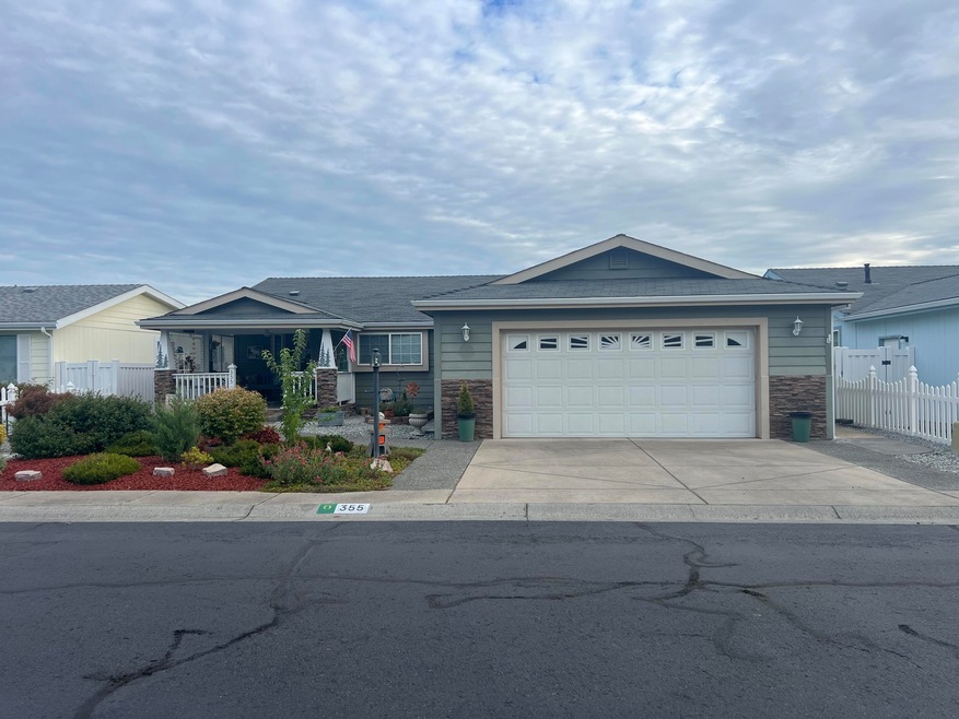 355 Marian Ave unit 34, Central Point, OR 97502 - photo 1