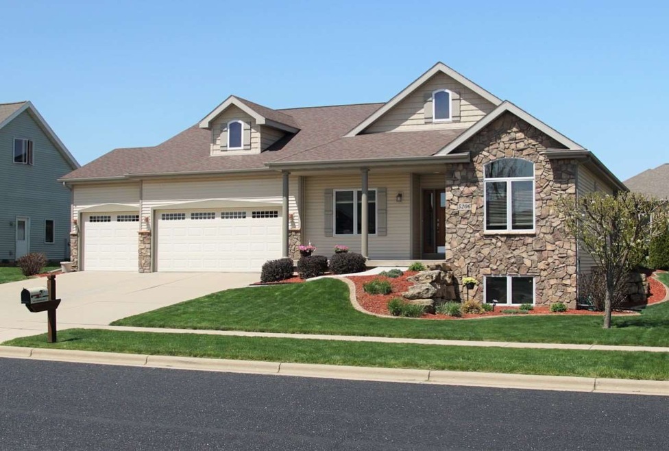 5206 Ninebark Dr, Fitchburg, WI 53711 - photo 1