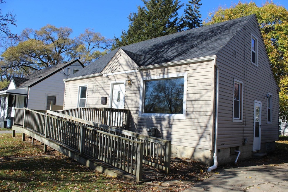 748 Waldman Ave, Flint, MI 48507 - photo 1
