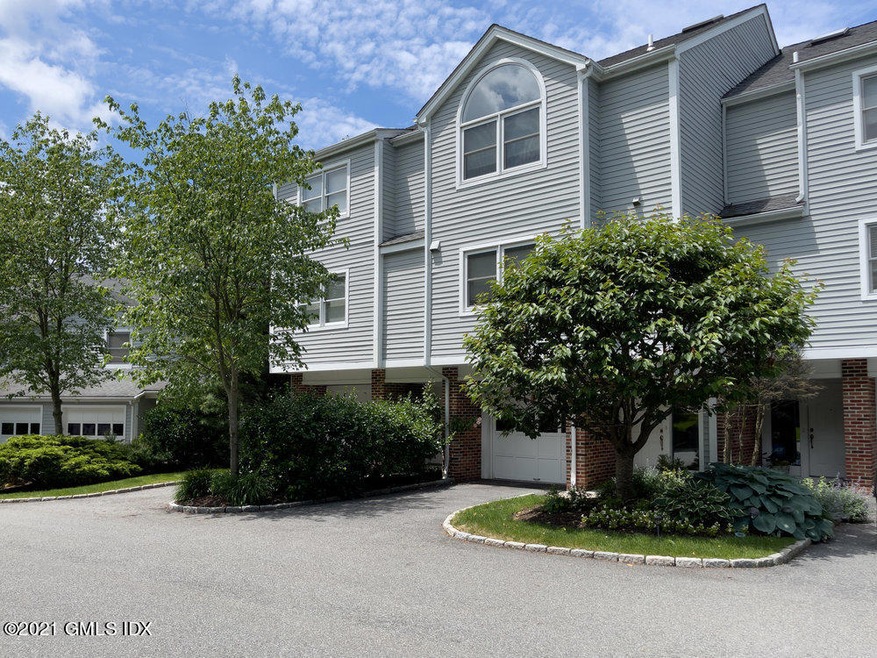 351 Pemberwick Rd unit 302, Greenwich, CT 06831 - photo 1