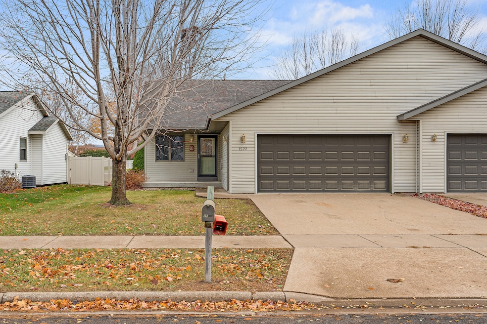 1522 Franklin St, Onalaska, WI 54650 - photo 1