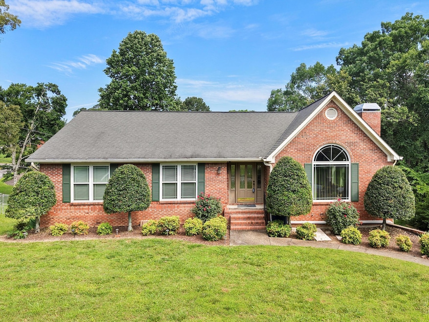 Pending $415,000 • Co-Listing Agent
