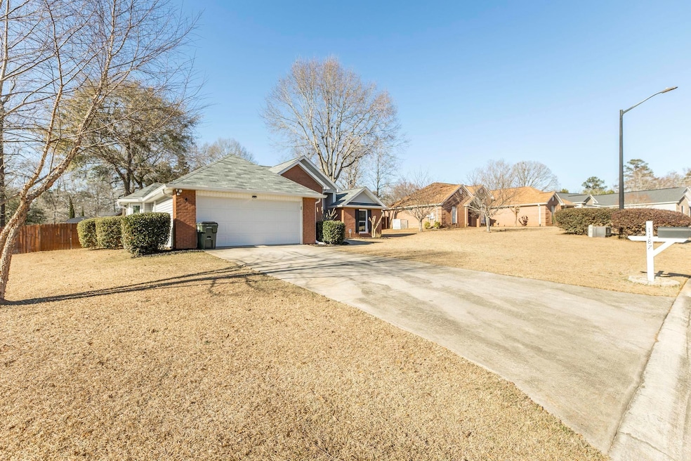 1187 Settlers Trail, Warner Robins, GA 31088 - photo 1