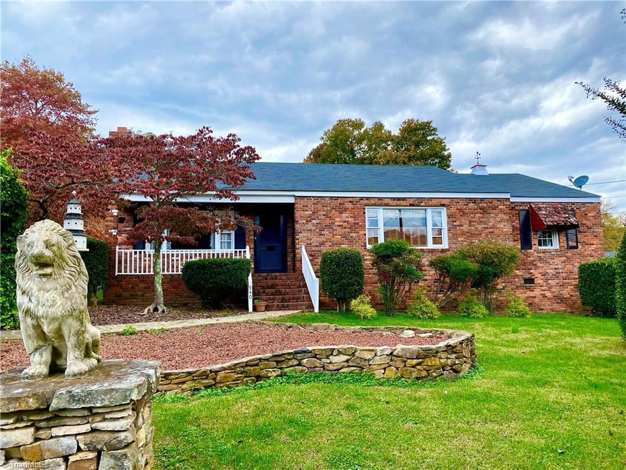 940 Robbins St, Asheboro, NC 27203 - photo 1