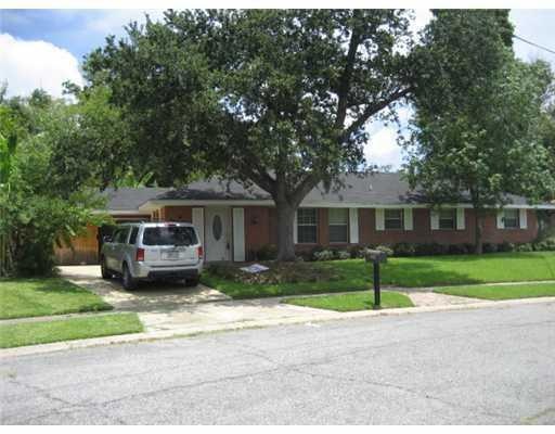 4725 Mark Twain Dr, New Orleans, LA 70126 - photo 1