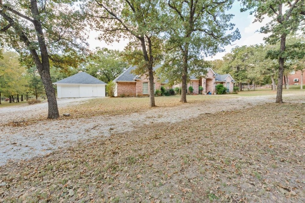 306 Amanda Way, Decatur, TX 76234 - photo 1