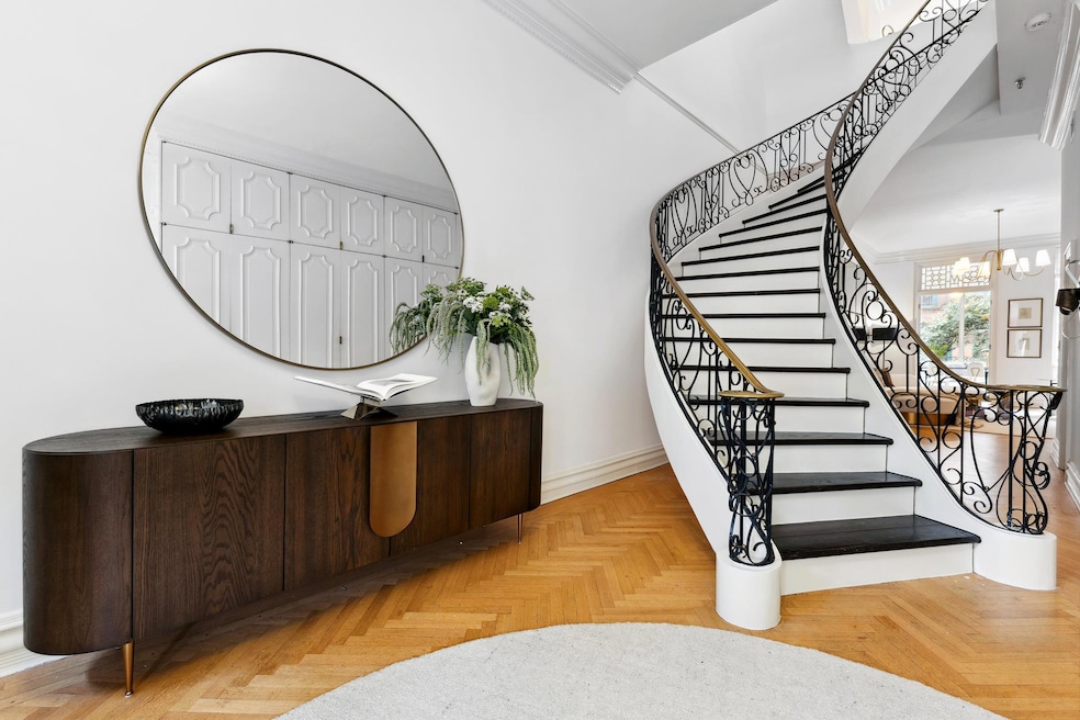 40 W 83rd St, New York, NY 10024 - photo 1