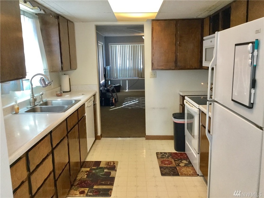 2935 Dover St, Longview, WA 98632 - photo 1