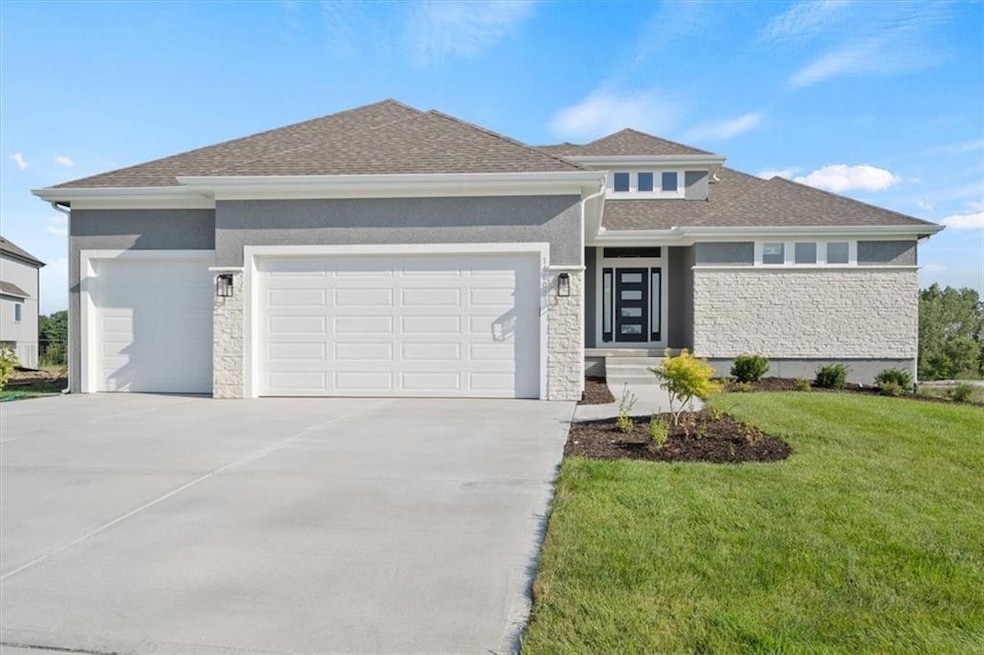 Pending $677,630 • Co-Listing Agent