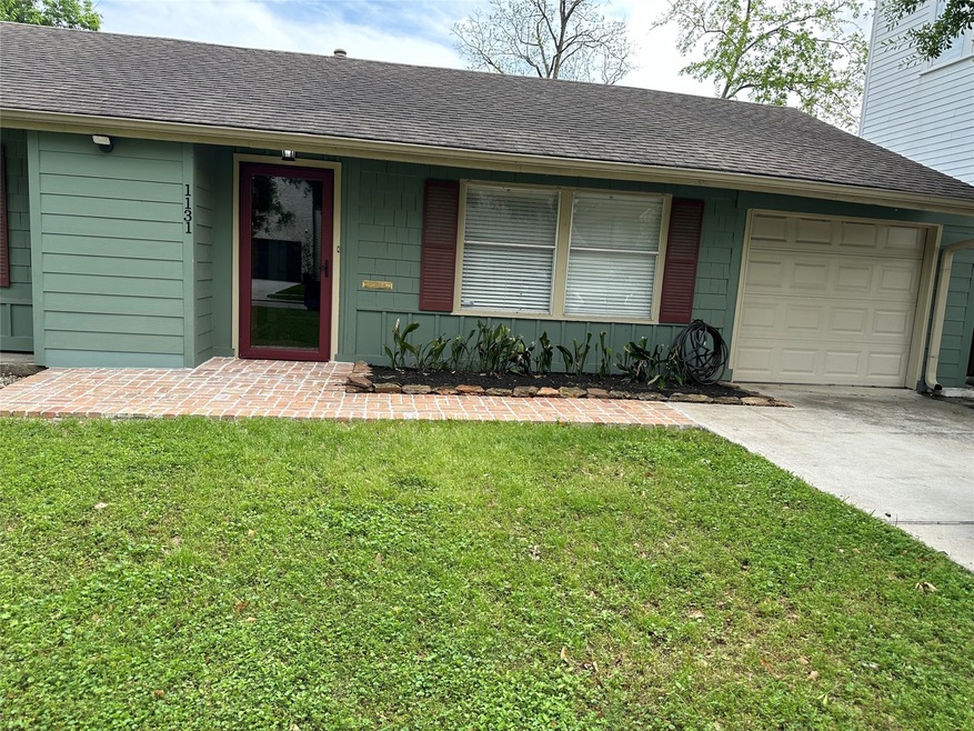 1131 Du Barry Ln, Houston, TX 77018 - photo 1