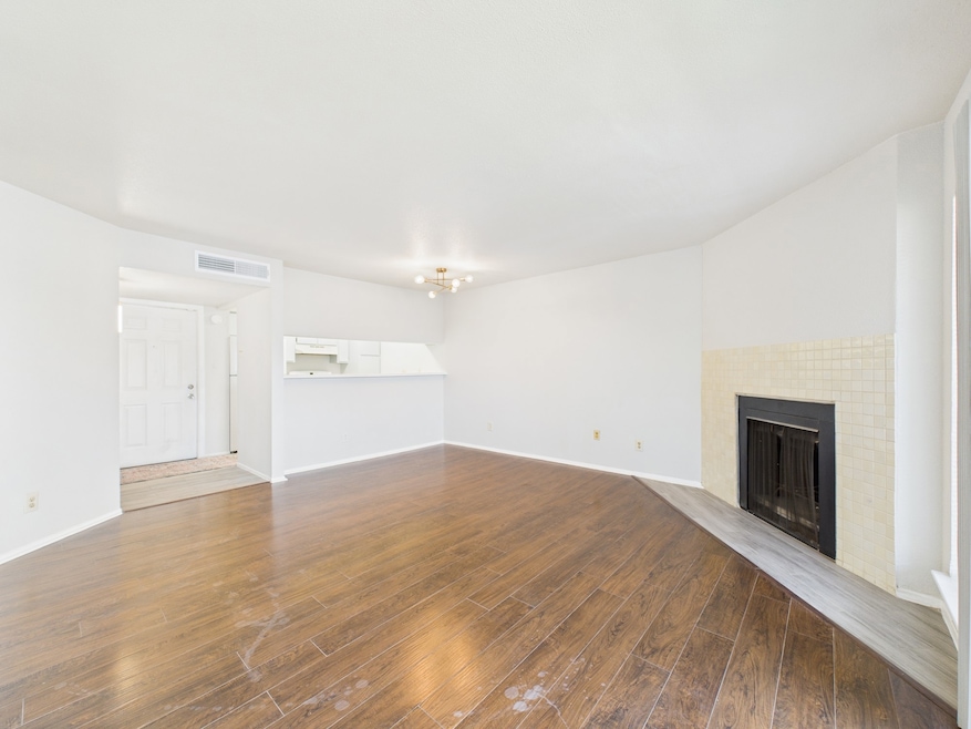 Welcome to 2822 S. Bartel, Unit 39