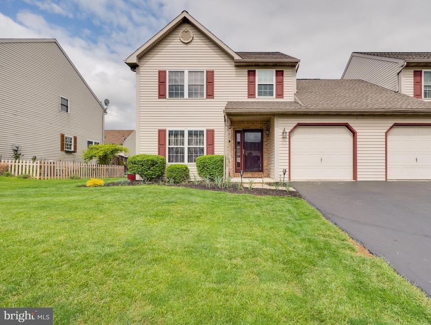 1018 Ithaca St, Reading, PA 19605 - photo 1