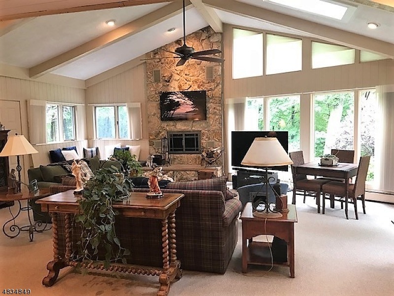 482 Laurel Ln, Kinnelon, NJ 07405 - photo 1