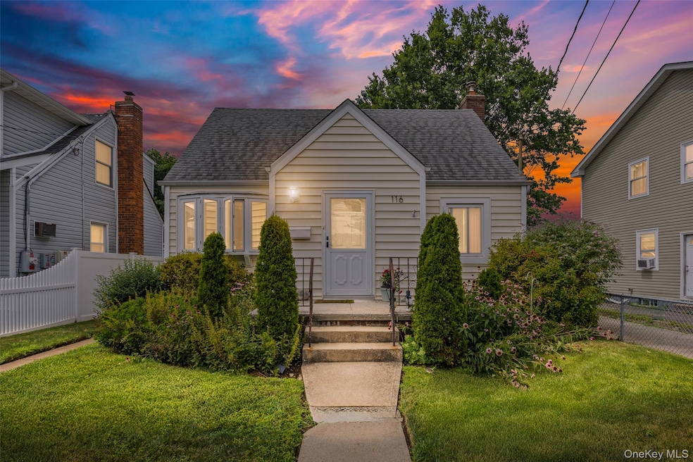 Pending $599,999 • Co-Listing Agent