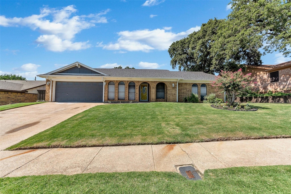 704 Springhill Dr, Hurst, TX 76054 - photo 1