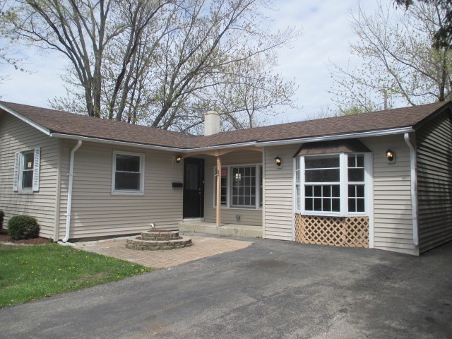 110 San Juan Rd, Carpentersville, IL 60110 - photo 1