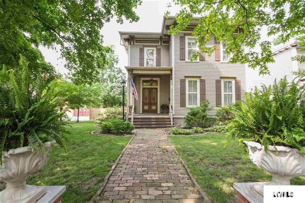 227 Pekin St, Lincoln, IL 62656 - photo 1