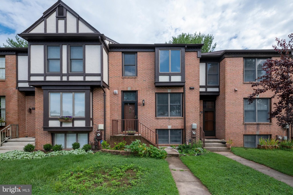 14 Dickens Square, Lutherville Timonium, MD 21093 - photo 1