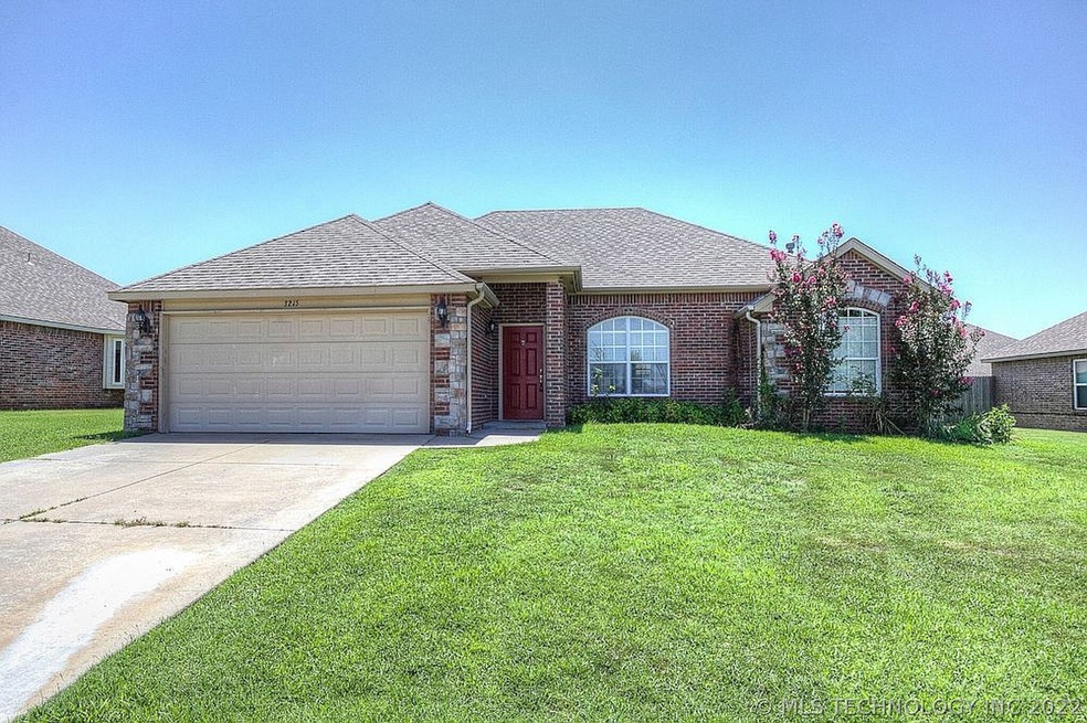 3215 E Hudson St, Broken Arrow, OK 74014 - photo 1