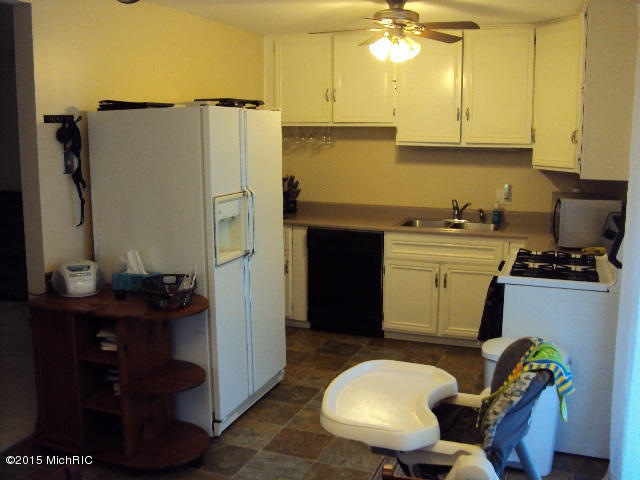 4145 Litchfield Dr, Dorr, MI 49323 - photo 1