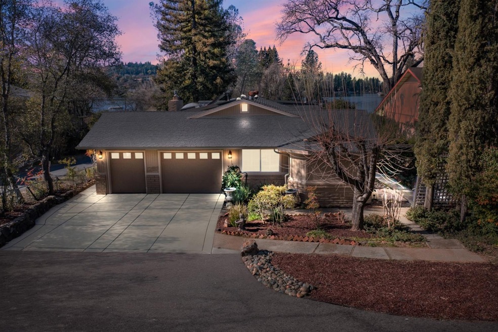 Sold $1,600,000 • Co-Listing Agent