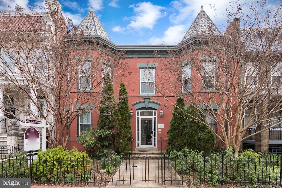 719 5th St NE unit 4, Washington, DC 20002 - photo 1