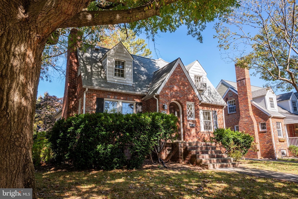 4739 16th St N, Arlington, VA 22205 - photo 1