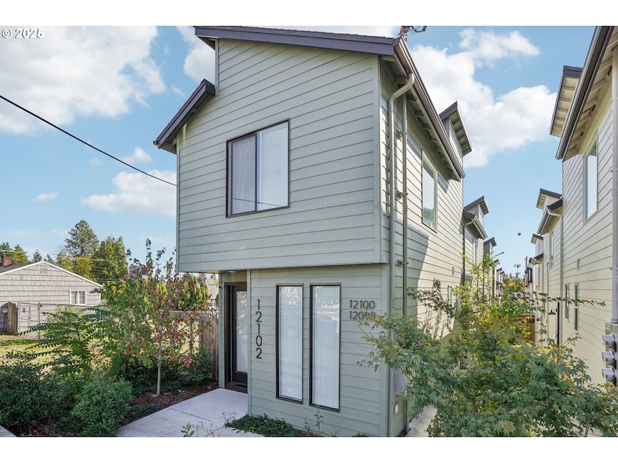 12098 SE Pine St, Portland, OR 97216 - photo 1