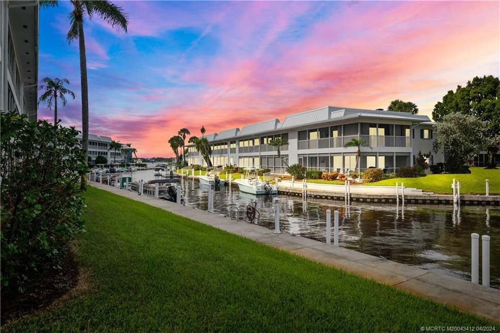 Spectacular sunset from the spacious lanai