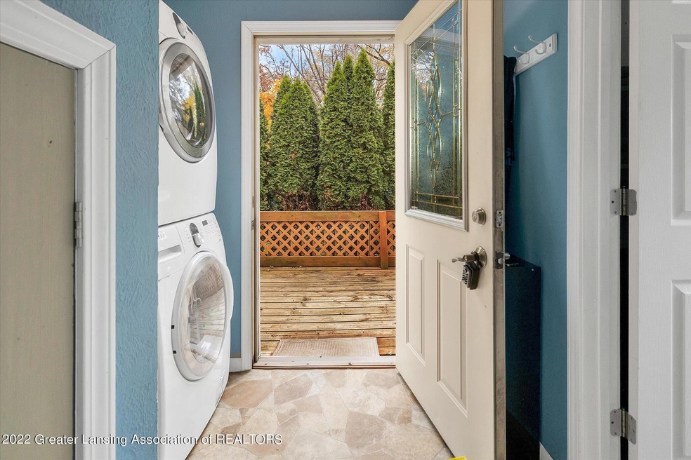 06-7902-North-St-WindowStill-Real-Estate