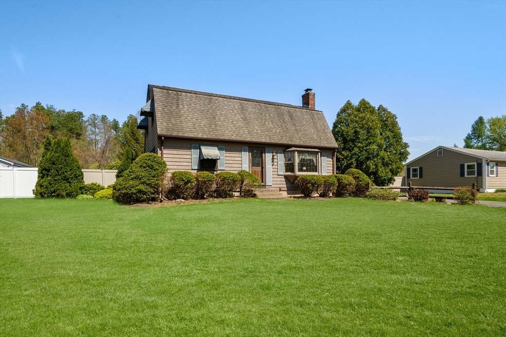 39 Pondview Dr, Ludlow, MA 01056 - photo 1