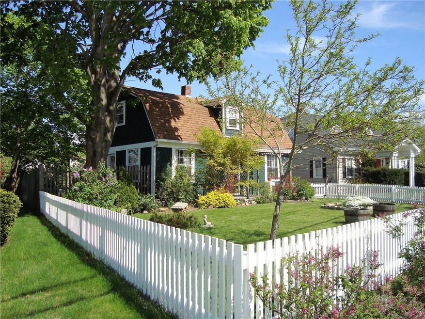 Pretty house with pretty yard