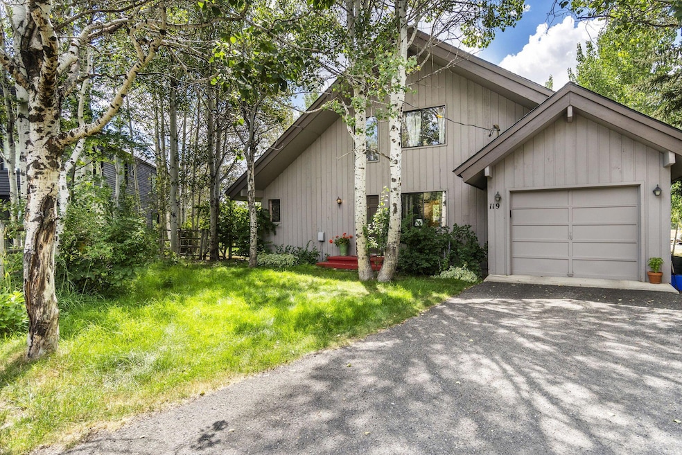 For Sale $2,100,000 • Co-Listing Agent