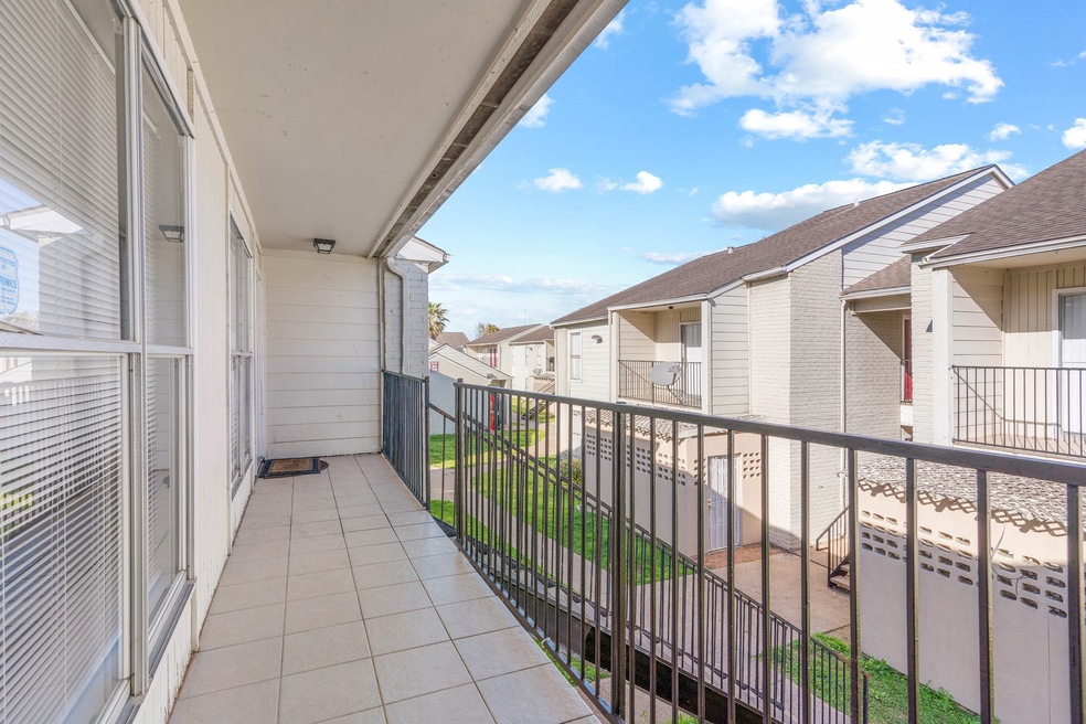 12707 Bellaire Blvd unit 1722, Houston, TX 77072 - photo 1