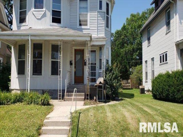 1942 Walling Ct, Davenport, IA 52803 - photo 1