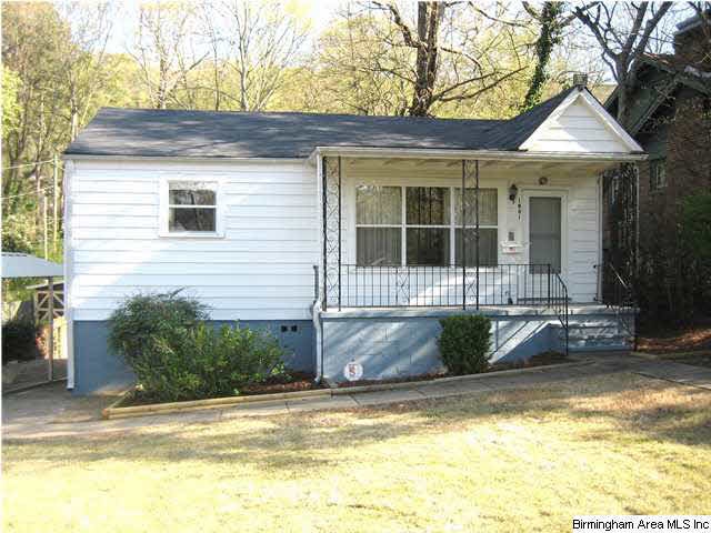 Charming Bungalow Convenient to UAB, the Interstat