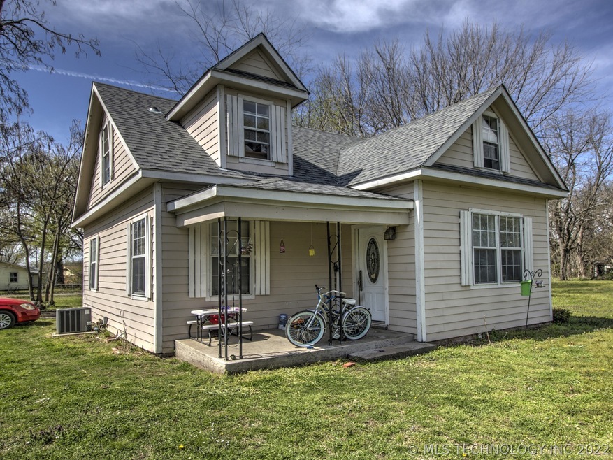 202 N Whitaker St, Pryor, OK 74361 - photo 1