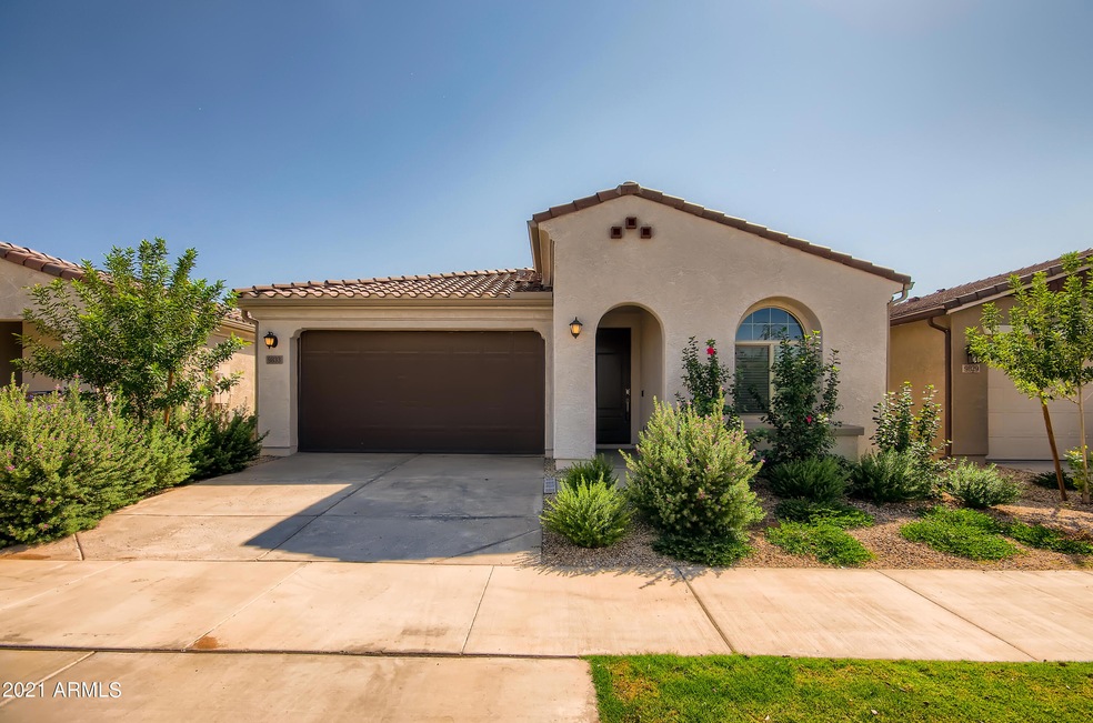 1-180595092-01 Exterior Front