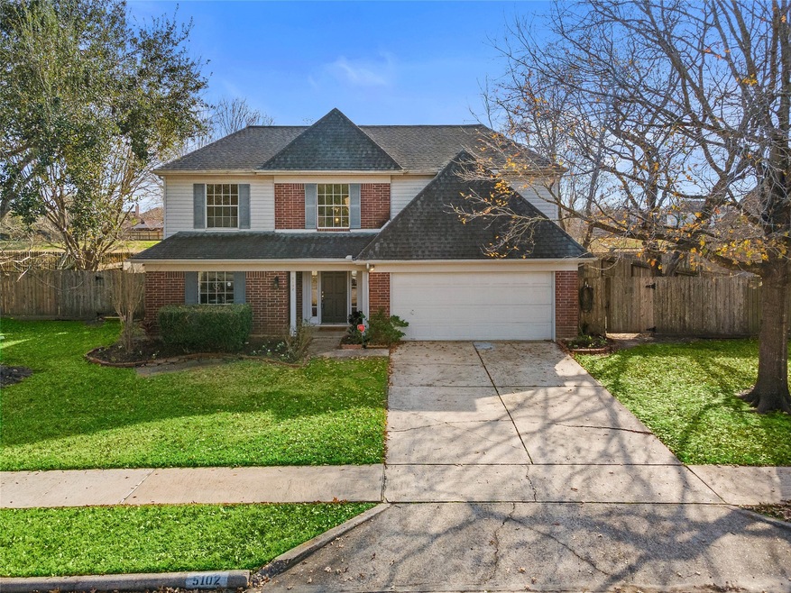 5102 Spring Branch Dr, Pearland, TX 77584 - photo 1