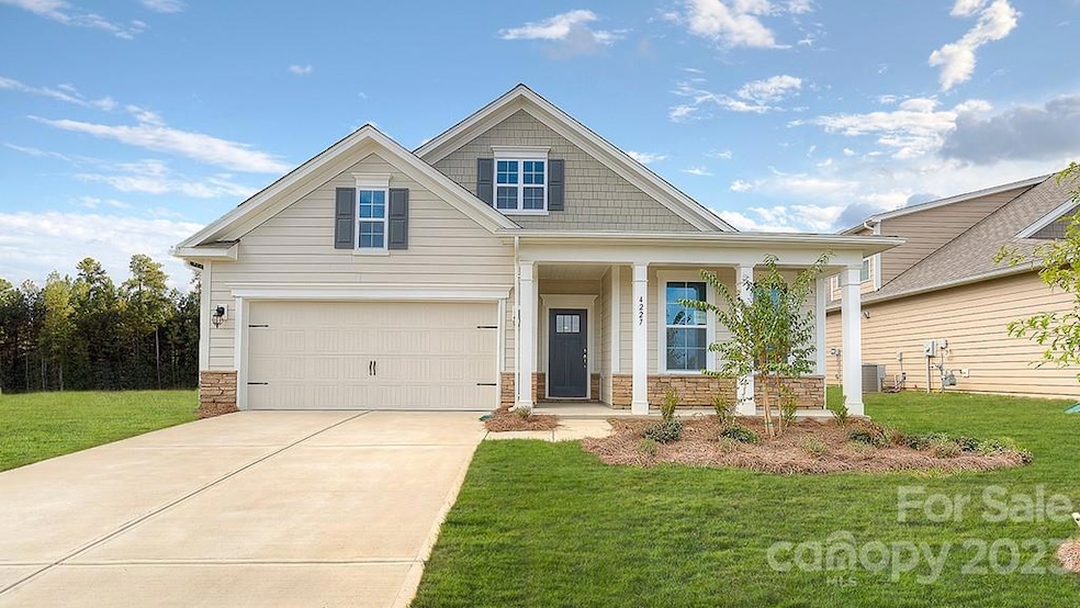 127 Thornberry Rd, Hendersonville, NC 28792 - photo 1