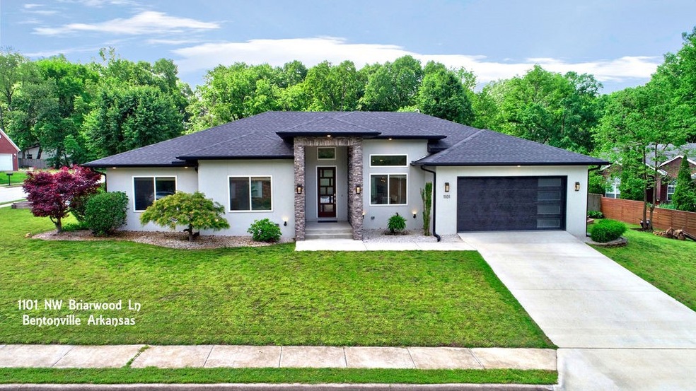1101 Briarwood Ln, Bentonville, AR 72712 - photo 1
