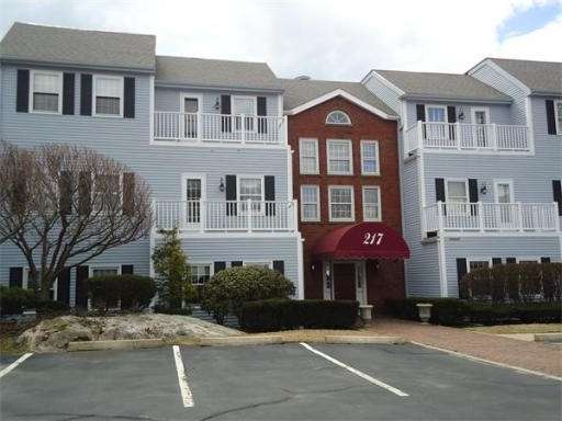 217 Humphrey St unit 4, Swampscott, MA 01907 - photo 1