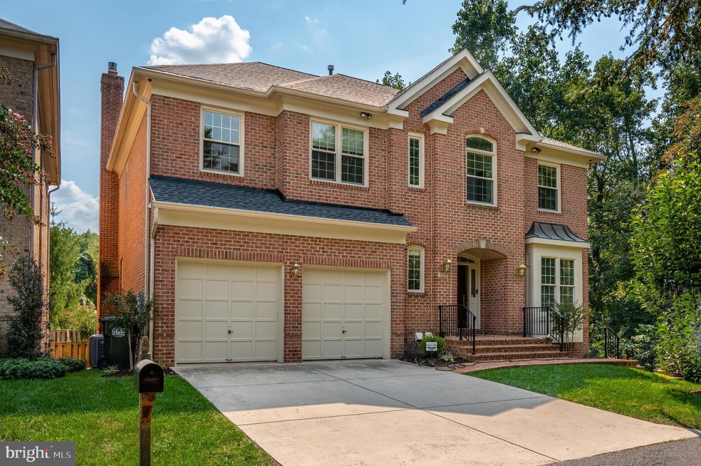 1910 Armand Ct, Falls Church, VA 22043 - photo 1