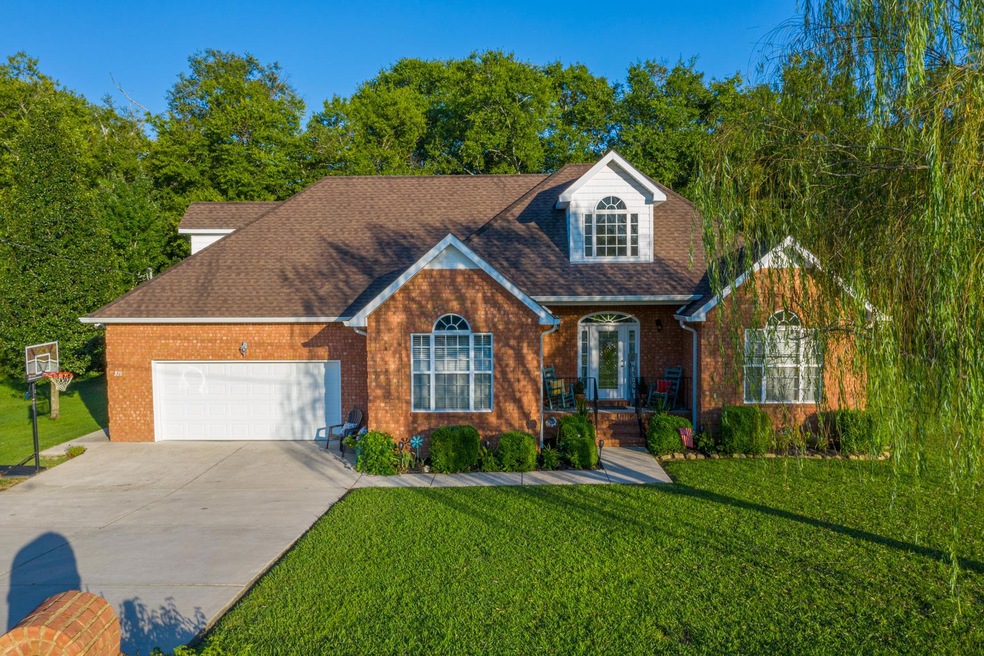 328 Shelby Cir, Shelbyville, TN 37160 - photo 1