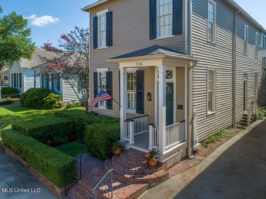 For Sale $474,000 • Co-Listing Agent
