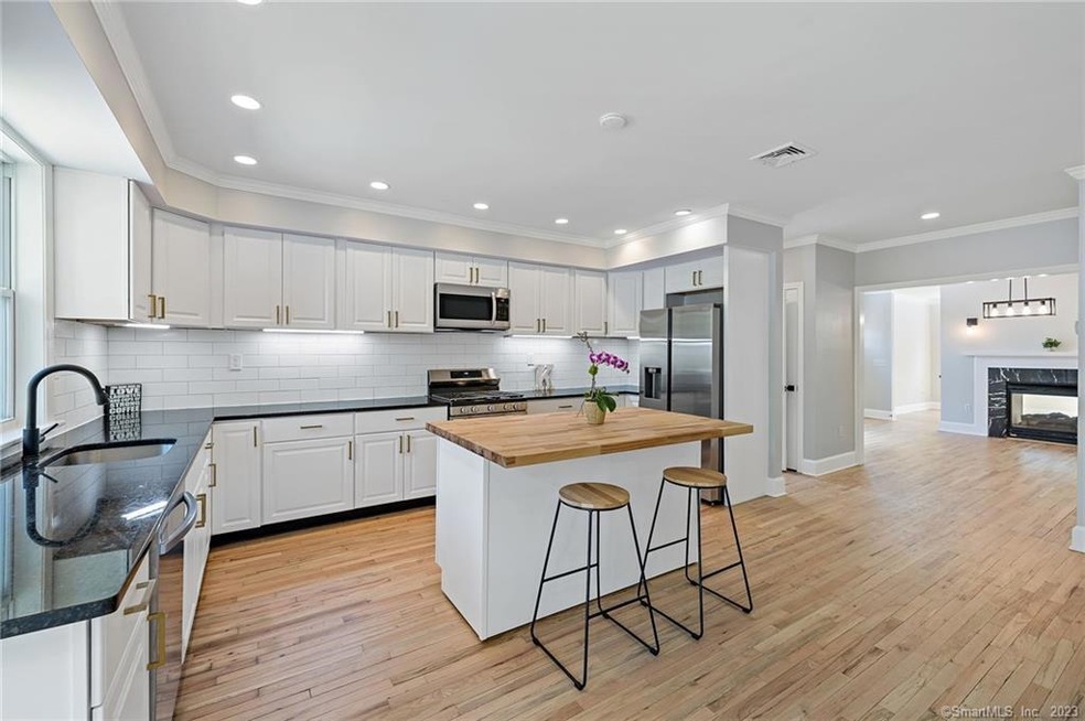 7 Edgewood St, Norwalk, CT 06854 - photo 1