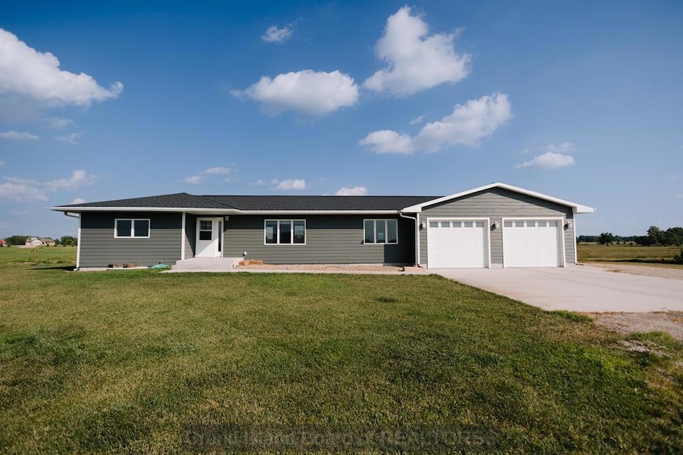 55705 70th Rd, Shelton, NE 68876 - photo 1