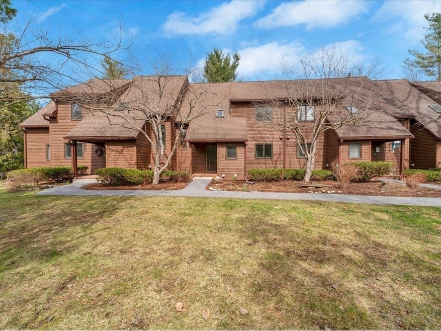 342 Acorn Ln, Shelburne, VT 05482 - photo 1