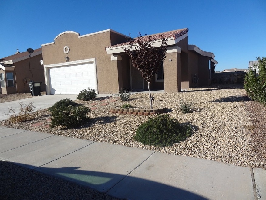 784 Desert Spring Dr, Horizon City, TX 79928 - photo 1