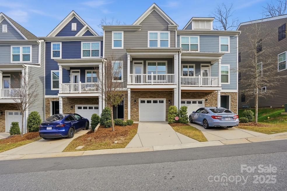 10223 Glenmere Creek Cir, Charlotte, NC 28262 - photo 1